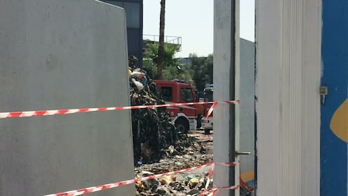 Rifiuti in fumo, la lunga giornata di San Vitaliano: il ministro Costa nel sito incendiato   12