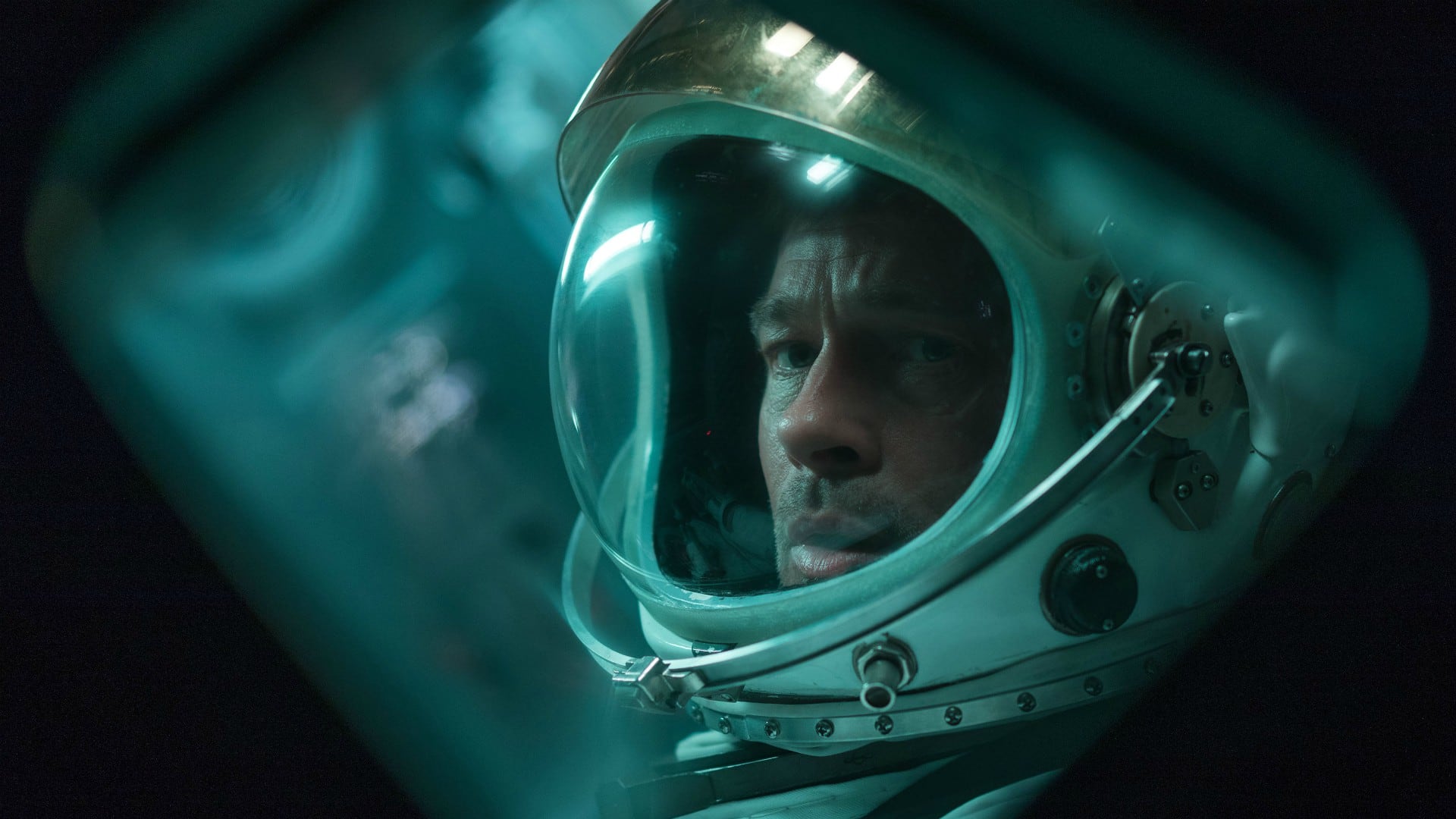 Brad Pitt spaziale si ribella al potere