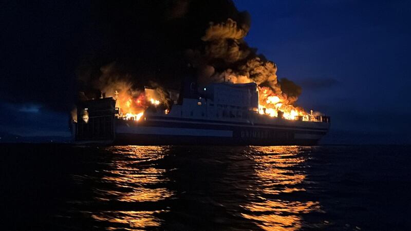 Incendio traghetto 3