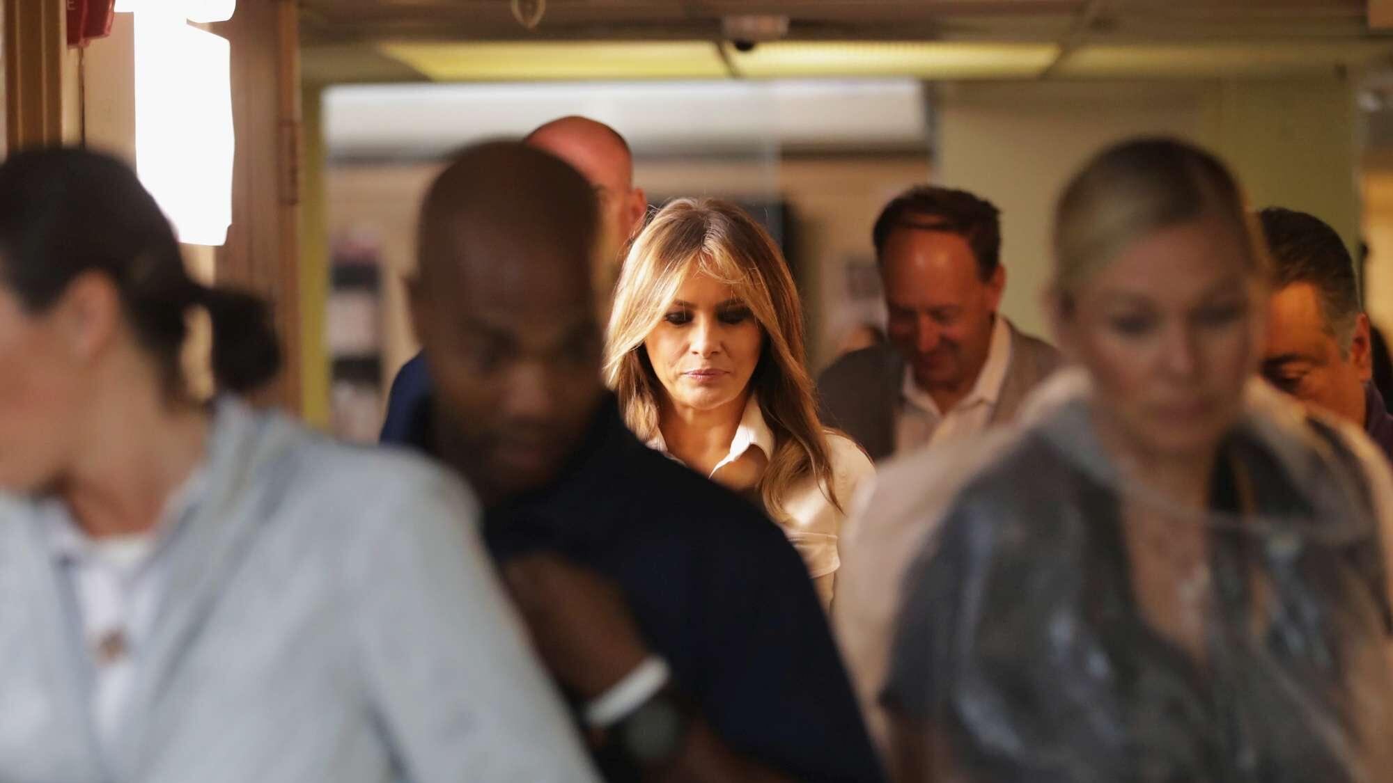 Migranti, Melania dai bambini al confine: «Voglio un'America che governi col cuore»