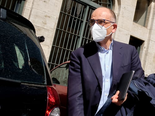 Lo scenario che fa tremare Letta: "Se Gualtieri perde a Roma..."