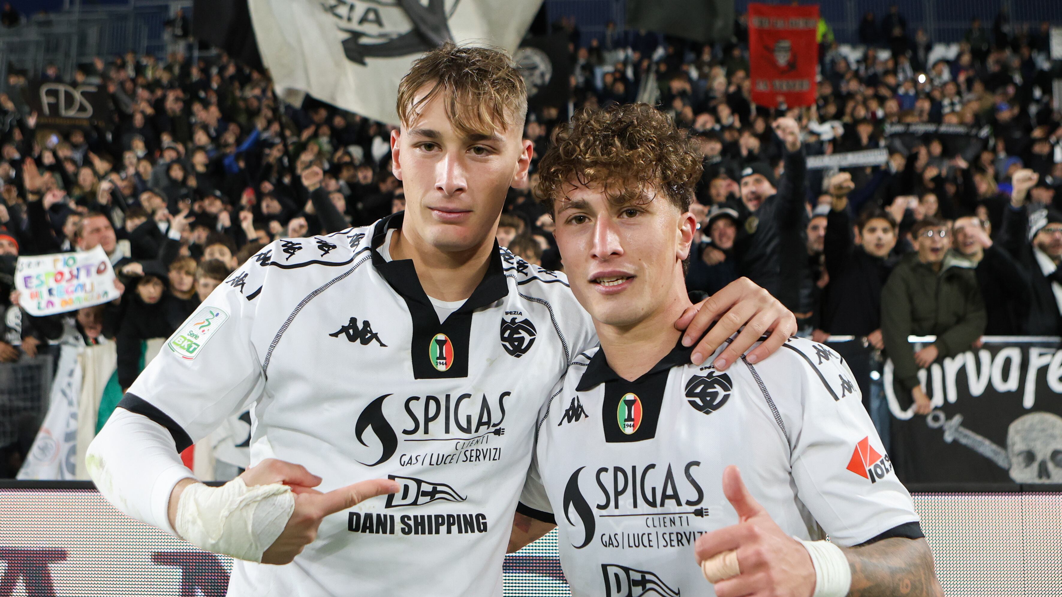 Cinque gol per tre fratelli. La folle impresa degli Esposito
