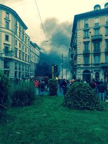 Milano devastata dai black bloc 18