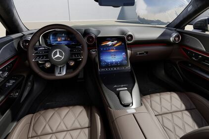 Mercedes SL 63 S E Performance, guarda tutte le foto 2