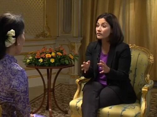 La giornalista musulmana fa arrabbiare Aung San Suu Kyi