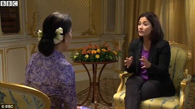 La giornalista musulmana fa arrabbiare Aung San Suu Kyi
