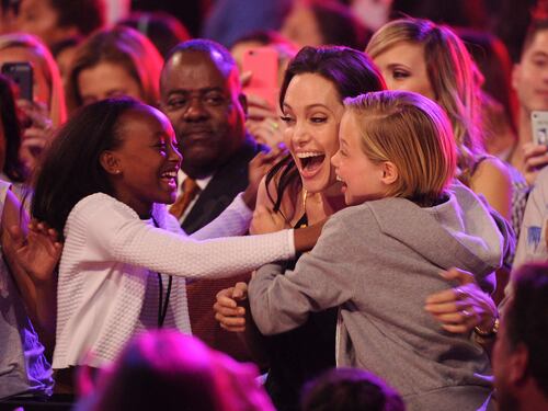 Angelina Jolie torna in pubblico dopo l'operazione