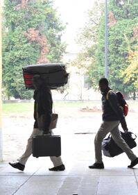 I migranti arrivano alla Montello 7