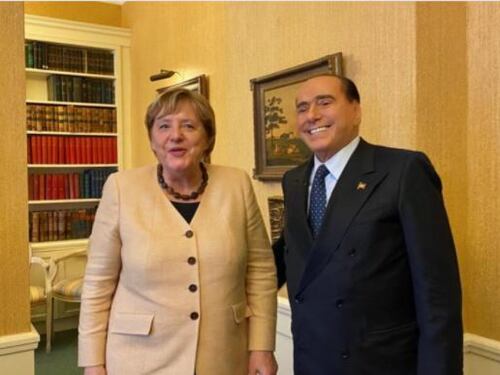 Berlusconi torna in Europa: "Centrodestra lontano da estremismi"