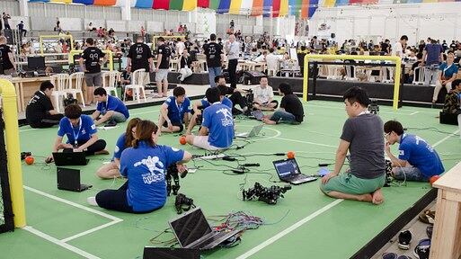 Campionati di robotica: vincono i cestini robot di Castellanza