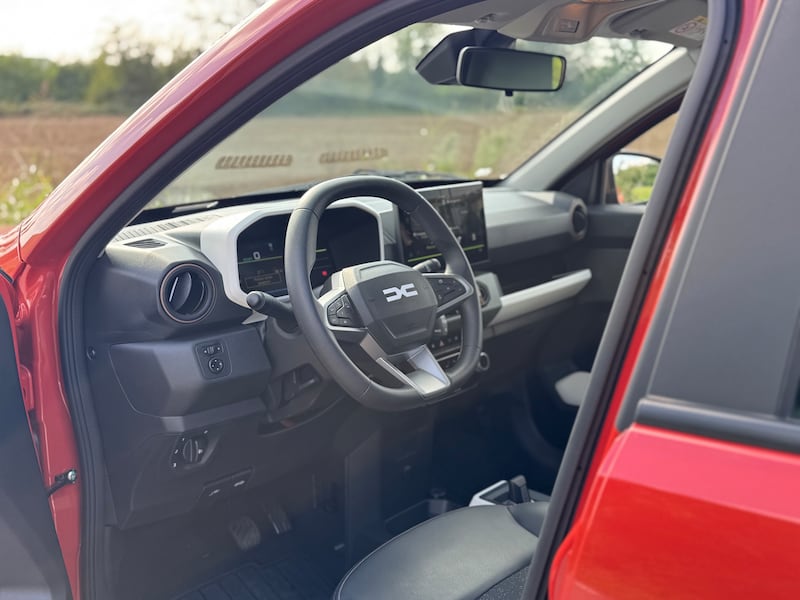 Nuova Dacia Spring: guarda la gallery dell'elettrica da città super compatta 17