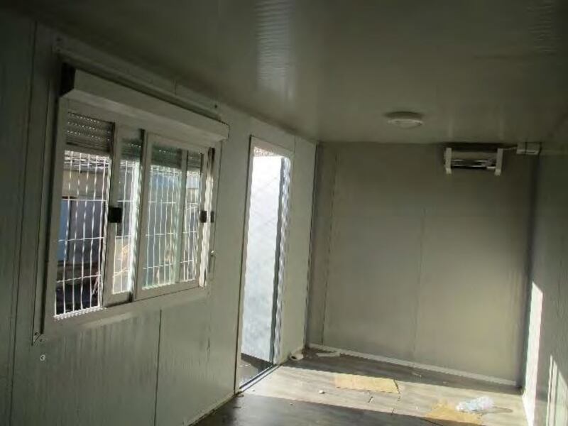 I rapporti e le foto sui container francesi per i migranti 9
