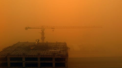 Una tempesta di sabbia a Dubai 1