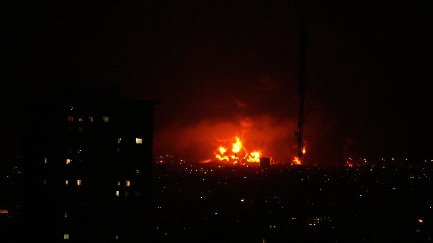Raid Idf sul petrolio di Teheran. E non molla la presa sul Libano