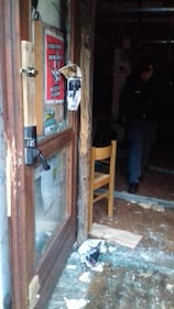 Il blitz delle forze dell'ordine nel rifugio autogestito che ospita i migranti 6