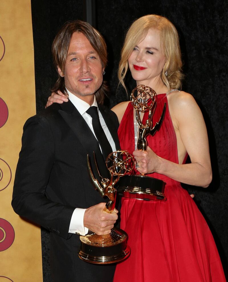 Nicole Kidman sexy in rosso agli Emmy Awards 2017 16