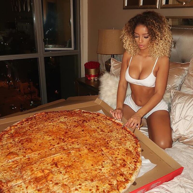 Jena Frumes incantevole su Instagram: gli scatti di lady Lingard 6