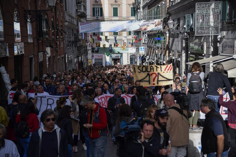 Genova, la protesta contro il governo 4