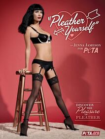 Joss Stone e le altre star nude per PETA 18