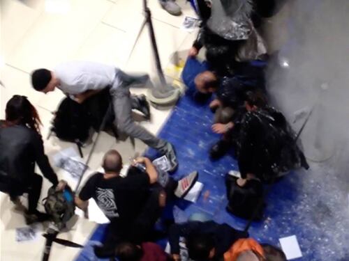 iPhone6, blitz dei neofascisti di Blocco Studentesco