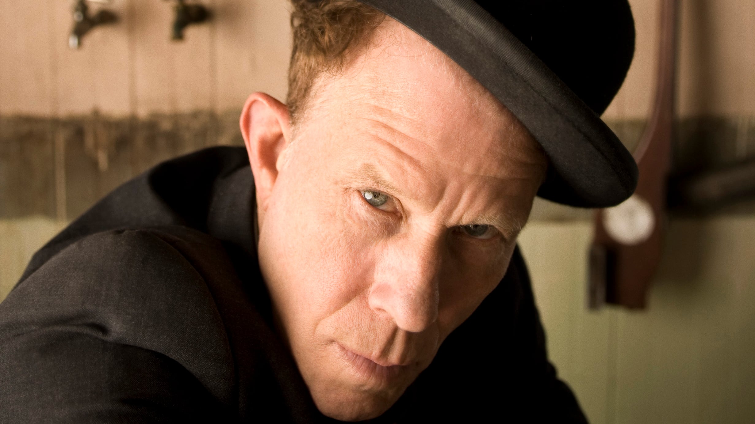Sorpresa dei Massive Attack: nel nuovo brano canta Tom Waits