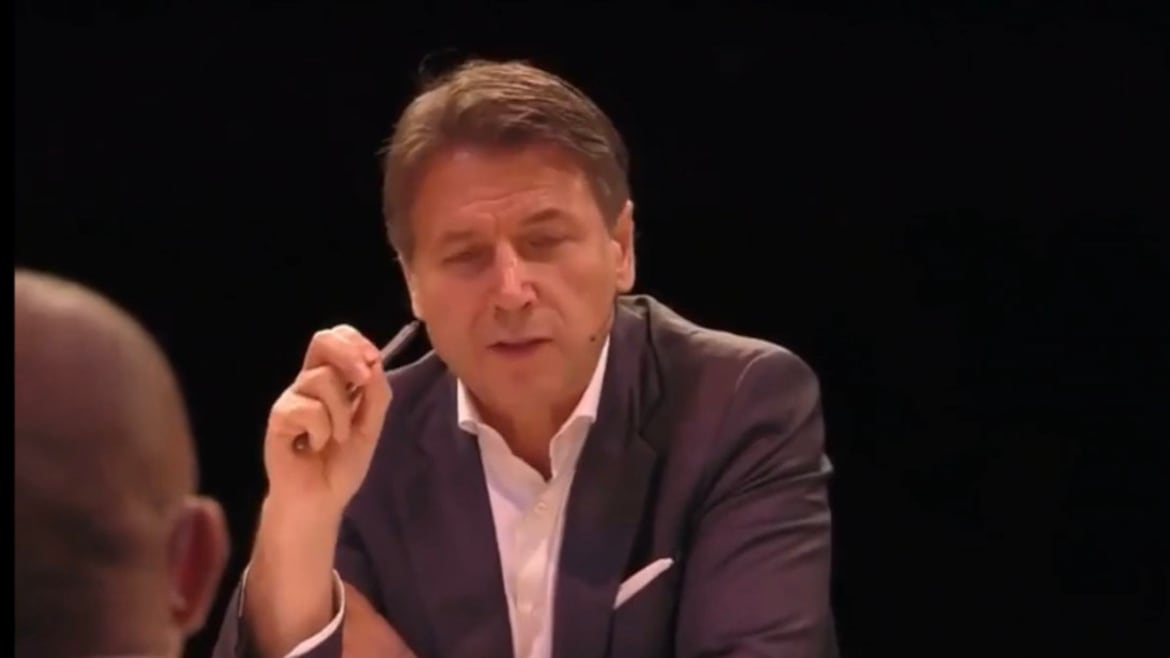"Of di velu...". L'inglese da ridere di Conte