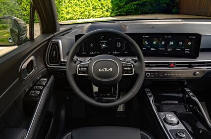 Kia Sorento PHEV 2025: guarda la gallery del nuovo SUV ibrido plug-in 7