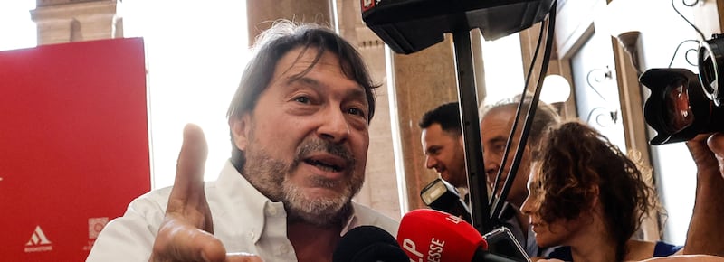 Ranucci si lamenta del “bavaglio” Rai. Ma manda messaggi durante “In Onda”: “Lavitola caso psichiatrico? Mai detto”