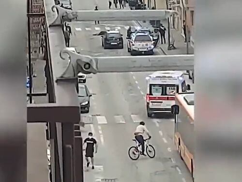 L'urlo della moglie, la pistola, l'inferno: cosa è successo nella gioielleria