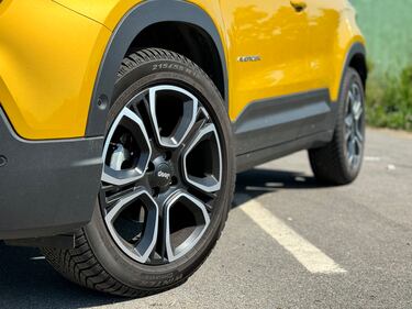 Jeep Avenger 1.2 Summit: guarda la gallery del B SUV a benzina 4