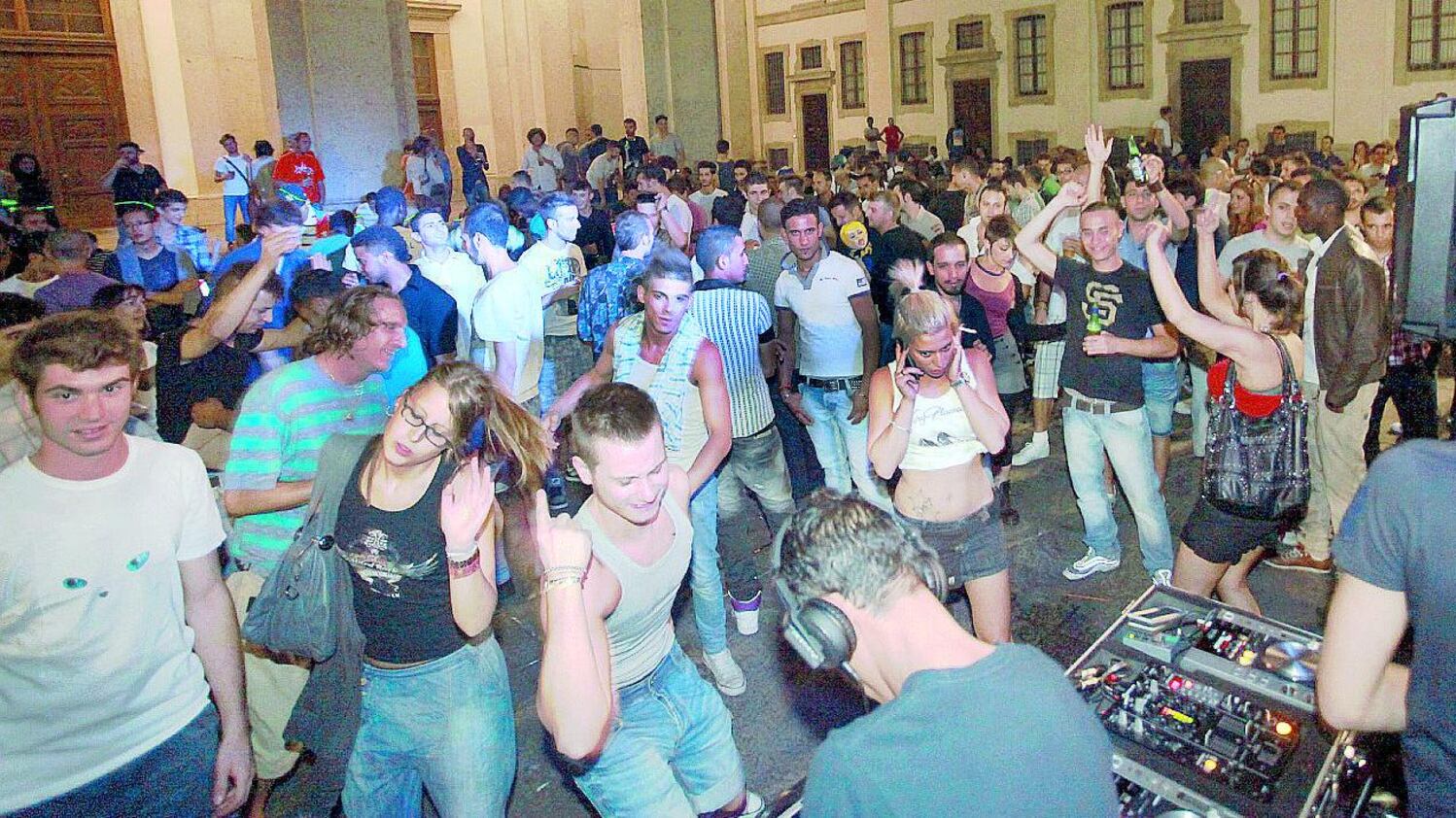 «Basta movida selvaggia» La battaglia parte a Milano