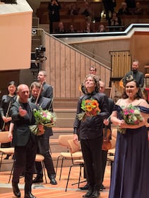 Trionfo alla Philharmonie di Berlino nel nome di Giuseppe Sinopoli: 1.800 spettatori acclamano la Philharmonia Orchestra e Robin Ticciati