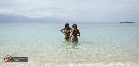 Isola dei Famosi: le Donatella e Cecilia cambiano spiaggia 4