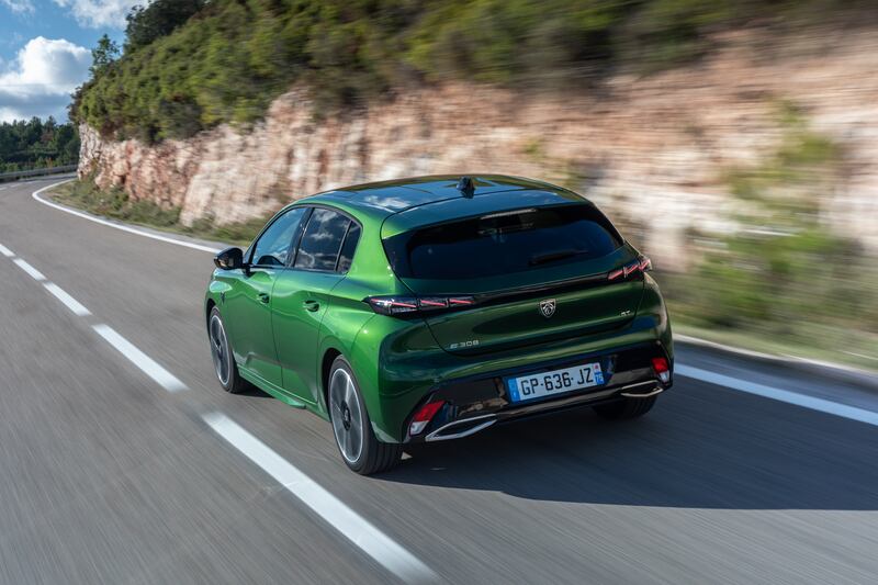Peugeot e-308, guarda la gallery 17