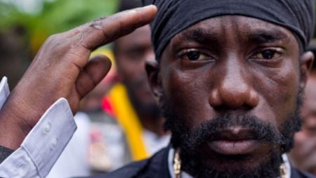 "Quel rapper è omofobo": annullato concerto a Roma