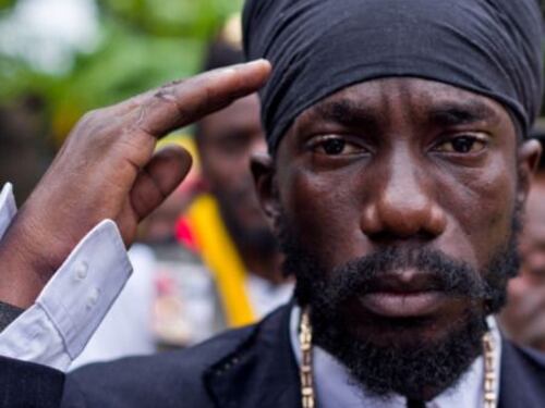 "Quel rapper è omofobo": annullato concerto a Roma