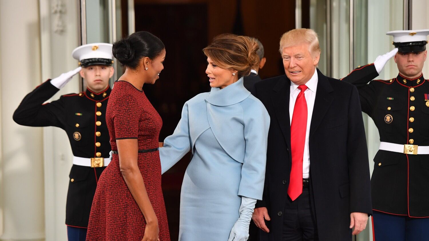 Tra Jackie e Maria Antonietta Melania sfila da principessa azzurra