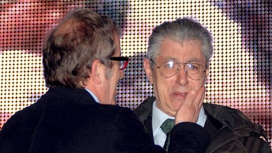 Maroni resta segretario e congela il Congresso