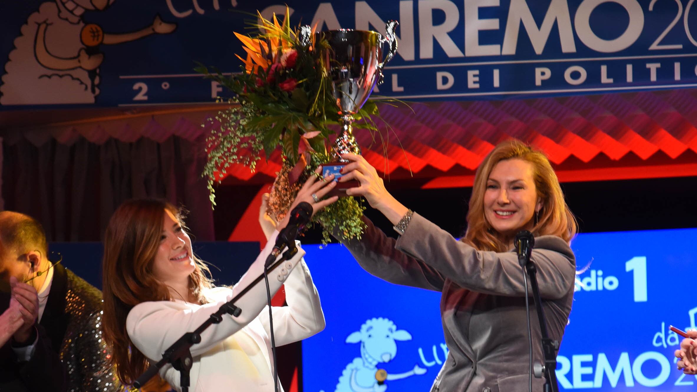 Razzi stecca, prime le azzurre Il Sanremo stonato dei politici