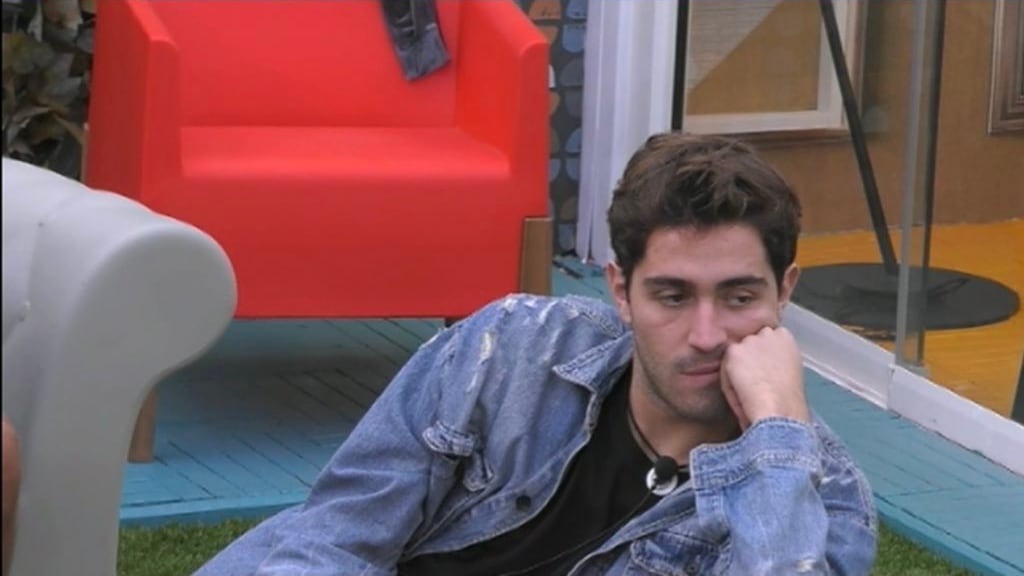 "Ora la prendo per le gambe e...". La frase choc di Zorzi al Gf Vip