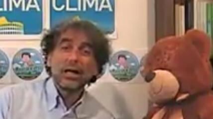 Masha e Orso fanno campagna elettorale per un antiberlusconiano