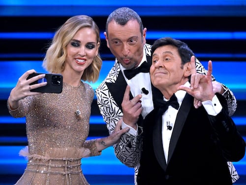 Agcom multa la Rai: 170mila euro per Sanremo. Gasparri: "Amadeus apra il portafoglio"
