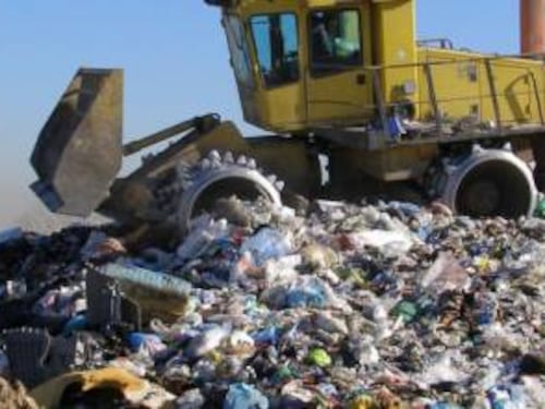 Bari, scoperto traffico illecito di rifiuti tra Puglia, Iran e Libia