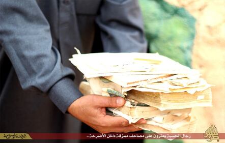 Libia, l'Isis distrugge un santuario sufi 4