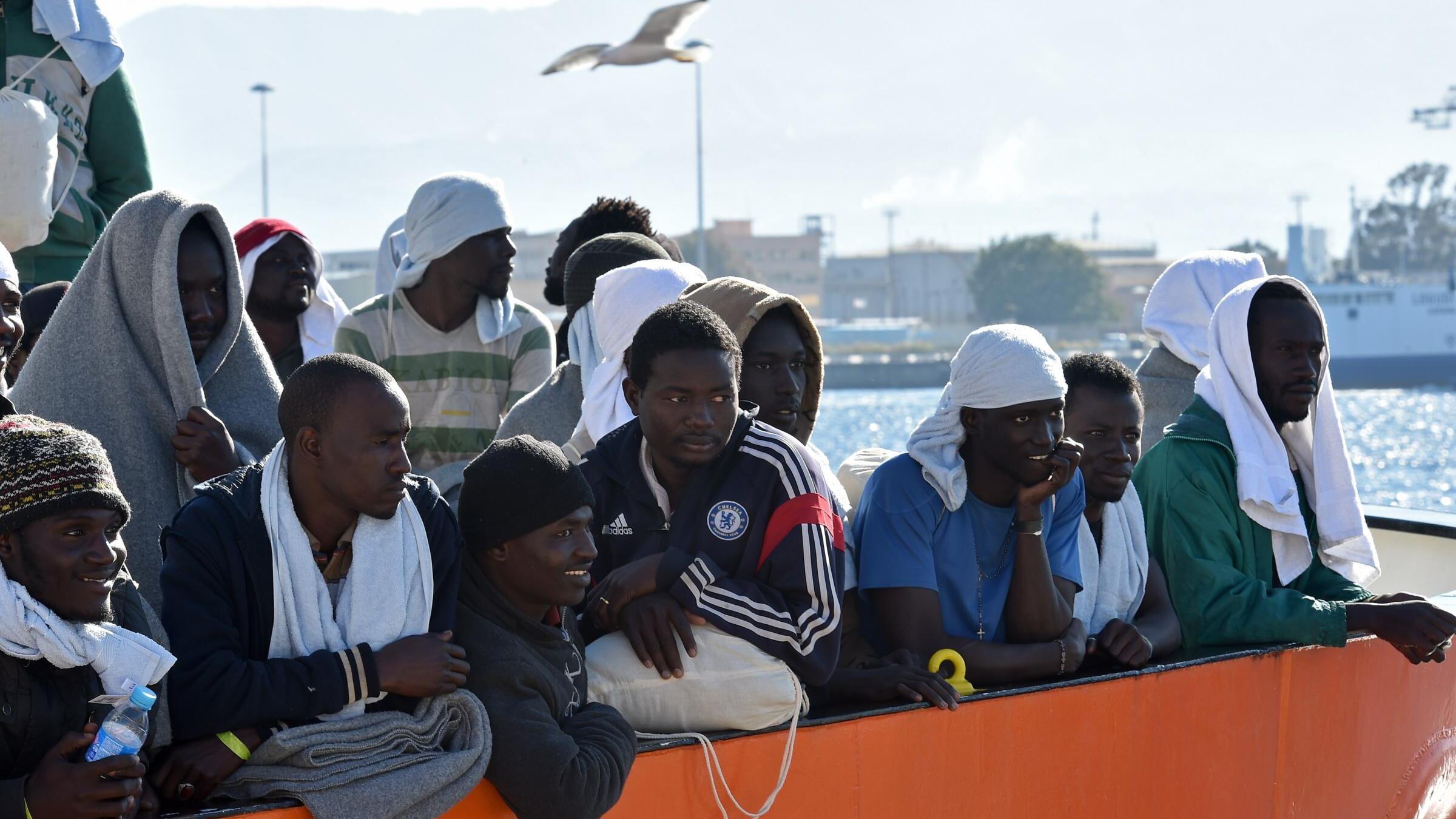 Migranti, la Lega vuole il "blocco navale" davanti alla Libia