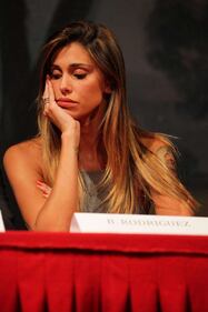 Belen Rodriguez, sexy in bianco e nero 15