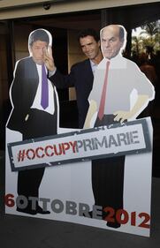 FOTO La protesta di "Occupy primarie" all'assemblea del Pd 3