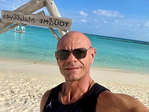 La bella vita del body builder (coi soldi di una disabile)