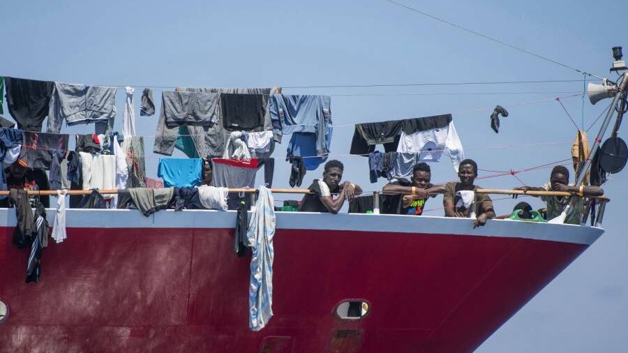 Le Ong fanno le vittime: "Ecco perché mentono"