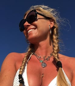 Federica Panicucci sexy alle Maldive 2